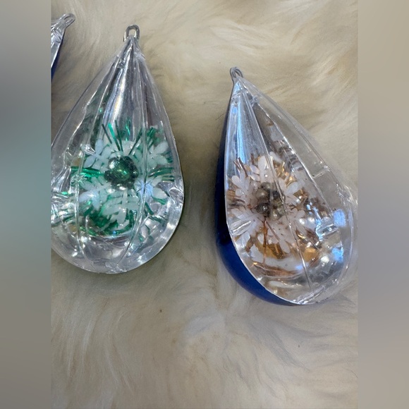 Set of 4 Vintage 60s JEWELBRITE Diorama snowflake Teardrop Christmas Ornaments - Picture 6 of 6